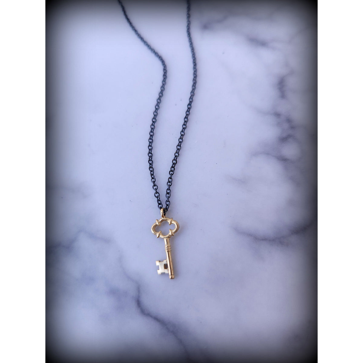 Tiffany key hot sale necklace replica