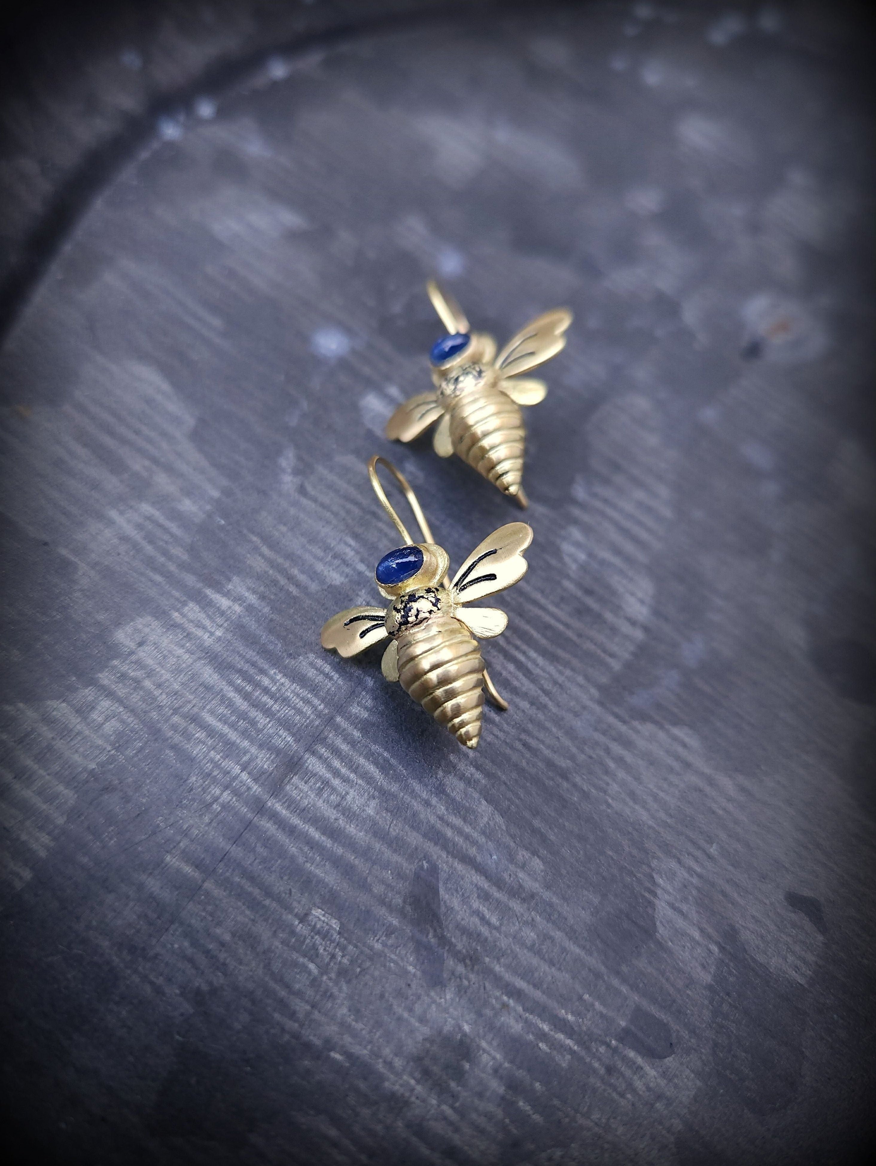 18k Gold Queen Bee Gemstone Earring